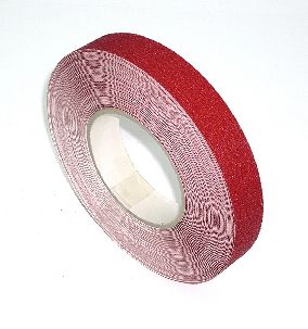 TAŚMA ANTYPOŚLIZGOWA ZIARNO STANDARDOWE 25mmx18,3m CZERWONA