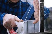 tesa ® Professional 4668 TAŚMA NAPRAWCZA POLIETYLENOWA PRZEZROCZYSTA 50mmx33m