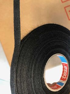 WĄSKA TAŚMA (PARCIANA) DO WIĄZEK Z MESZKIEM tesa® 51608 9mm x 25m