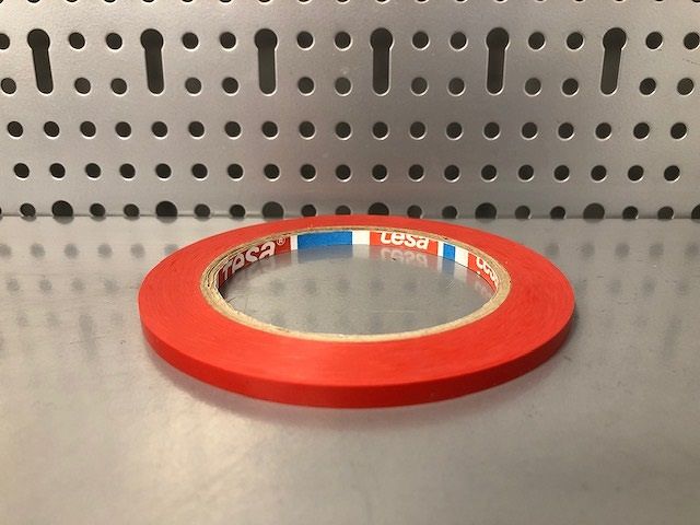 TAŚMA WINYLOWA TESA 5 mm X 33 m do MASKOWANIA, OZNACZANIA CZERWONA