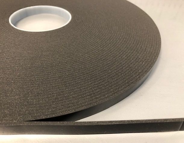 TAŚMA JEDNOSTRONNA USZCZELNIAJĄCA Z PIANKI PVC 2,5mm 12mm 30m czarna