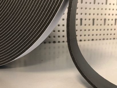 TAŚMA JEDNOSTRONNA USZCZELNIAJĄCA Z PIANKI PVC 3mm 19mm 25m czarna