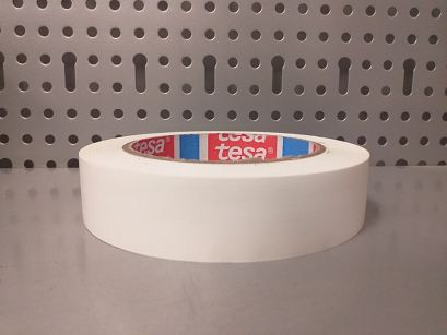 tesa® TAŚMA WINYLOWA OSTRZEGAWCZA BIAŁA DO WYKLEJANIA LINII 25mmx33m 60760
