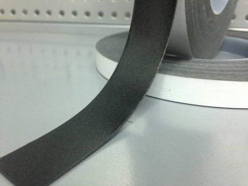 TAŚMA PIANKOWA AKRYLOWA DWUSTRONNIE KLEJĄCA MONTAŻOWA CZARNA DO -40°C 19 mm SC69