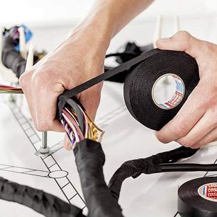 tesa® 51025 GŁADKA TAŚMA TKANINOWA DO WIĄZKOWANIA  9mm x 25m