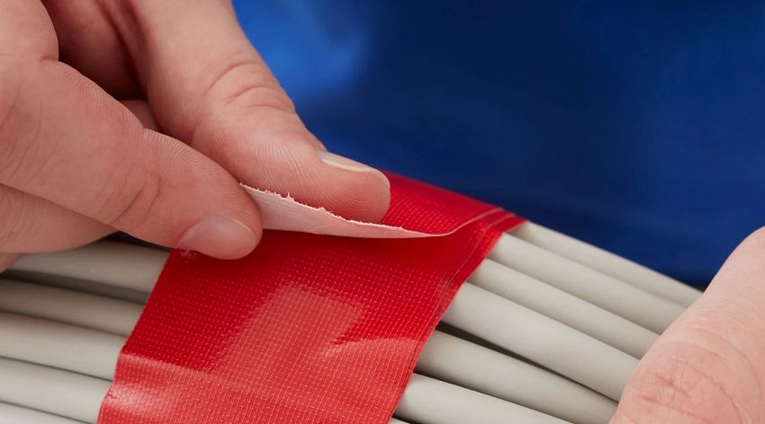 tesa® 4688 TAŚMA NAPRAWCZA GAFFER 50mm x 25m CZERWONA