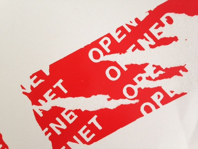 TAŚMA BEZPIECZEŃSTWA PLOMBA DO ZAKLEJANIA KARTONÓW I PRZESYŁEK 50mmx50m