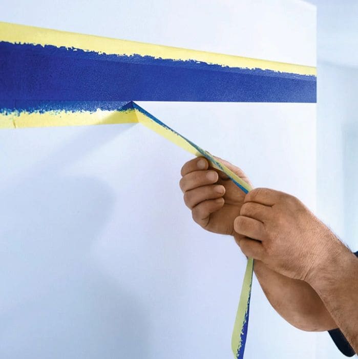 Kiedy zdejmować taśmę malarską - jak farba jest jeszcze mokra czy jak już jest sucha